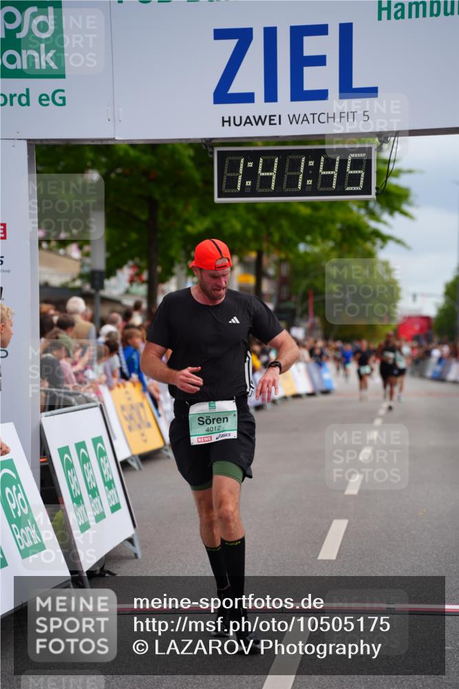 20.09.2026 - PSD Bank Halbmarathon LAZAROV Photography http://msf.ph/oto/10505175 20.09.2026 11:41:44 Ziel 3743, 4012 meine-sportfotos.de