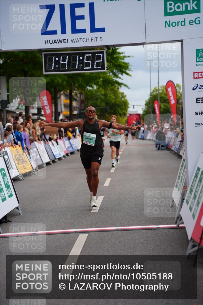 20.09.2026 - PSD Bank Halbmarathon LAZAROV Photography http://msf.ph/oto/10505188 20.09.2026 11:41:51 Ziel 1583, 1803, 4012 meine-sportfotos.de