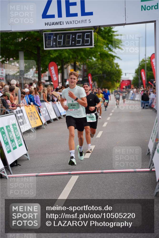 20.09.2026 - PSD Bank Halbmarathon LAZAROV Photography http://msf.ph/oto/10505220 20.09.2026 11:41:55 Ziel 1583, 1803, 2069, 4353 meine-sportfotos.de