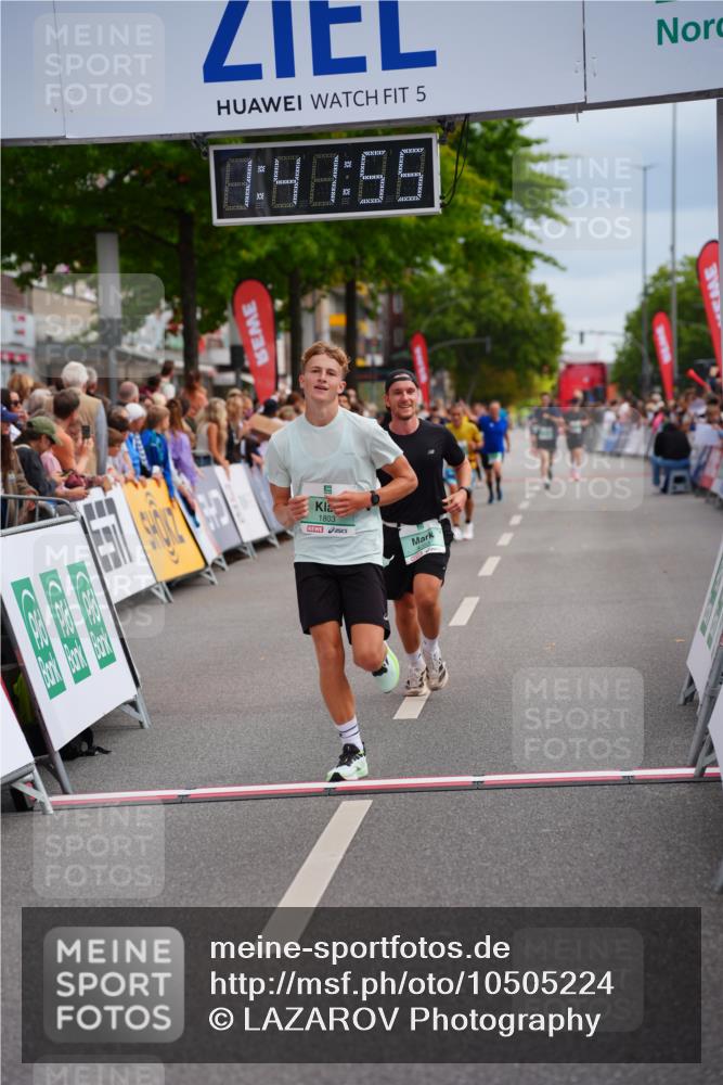 20.09.2026 - PSD Bank Halbmarathon LAZAROV Photography http://msf.ph/oto/10505224 20.09.2026 11:41:55 Ziel 1583, 1803, 2069, 4353 meine-sportfotos.de
