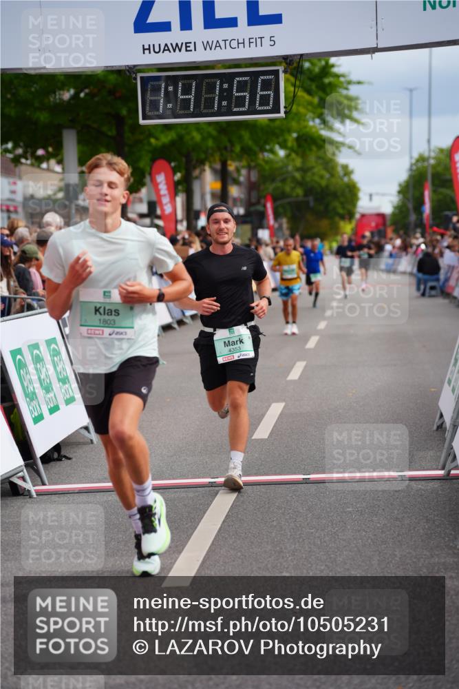 20.09.2026 - PSD Bank Halbmarathon LAZAROV Photography http://msf.ph/oto/10505231 20.09.2026 11:41:56 Ziel 1583, 1803, 2069, 4353 meine-sportfotos.de