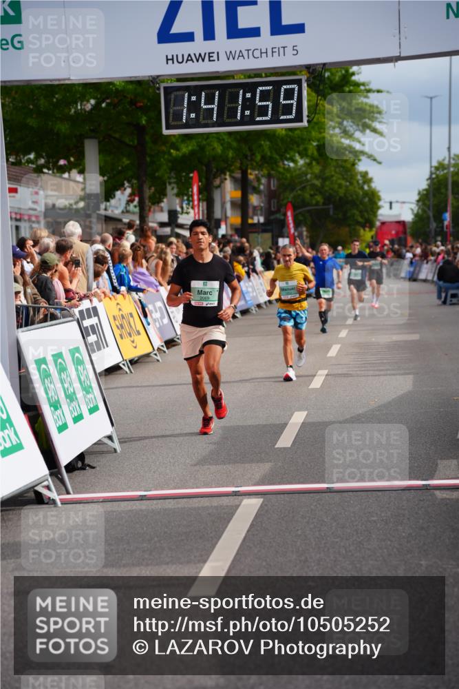 20.09.2026 - PSD Bank Halbmarathon LAZAROV Photography http://msf.ph/oto/10505252 20.09.2026 11:41:58 Ziel 1583, 1803, 1852, 2069, 4353 meine-sportfotos.de