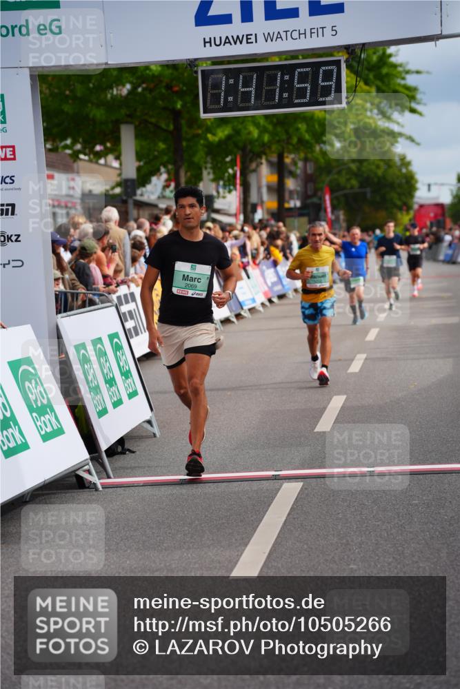 20.09.2026 - PSD Bank Halbmarathon LAZAROV Photography http://msf.ph/oto/10505266 20.09.2026 11:41:59 Ziel 1583, 1803, 1852, 2069, 4353 meine-sportfotos.de