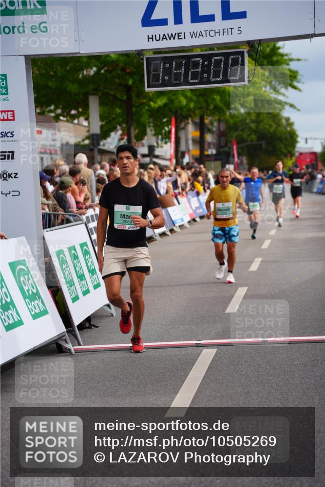 20.09.2026 - PSD Bank Halbmarathon LAZAROV Photography http://msf.ph/oto/10505269 20.09.2026 11:41:59 Ziel 1583, 1803, 1852, 2069, 4353 meine-sportfotos.de