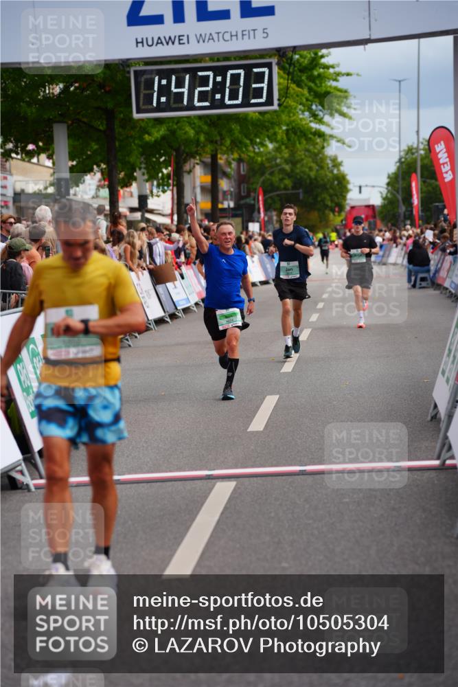 20.09.2026 - PSD Bank Halbmarathon LAZAROV Photography http://msf.ph/oto/10505304 20.09.2026 11:42:03 Ziel 1803, 1852, 2069, 2267, 2981, 3608, 4353, 4654 meine-sportfotos.de