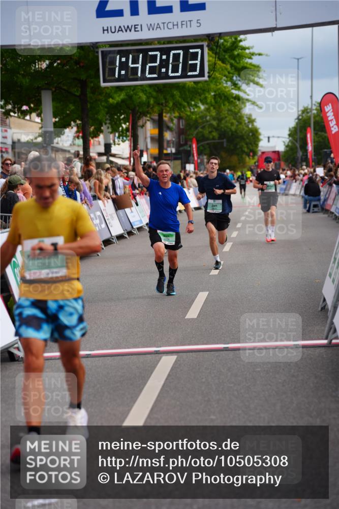 20.09.2026 - PSD Bank Halbmarathon LAZAROV Photography http://msf.ph/oto/10505308 20.09.2026 11:42:03 Ziel 1803, 1852, 2069, 2267, 2981, 3608, 4353, 4654 meine-sportfotos.de