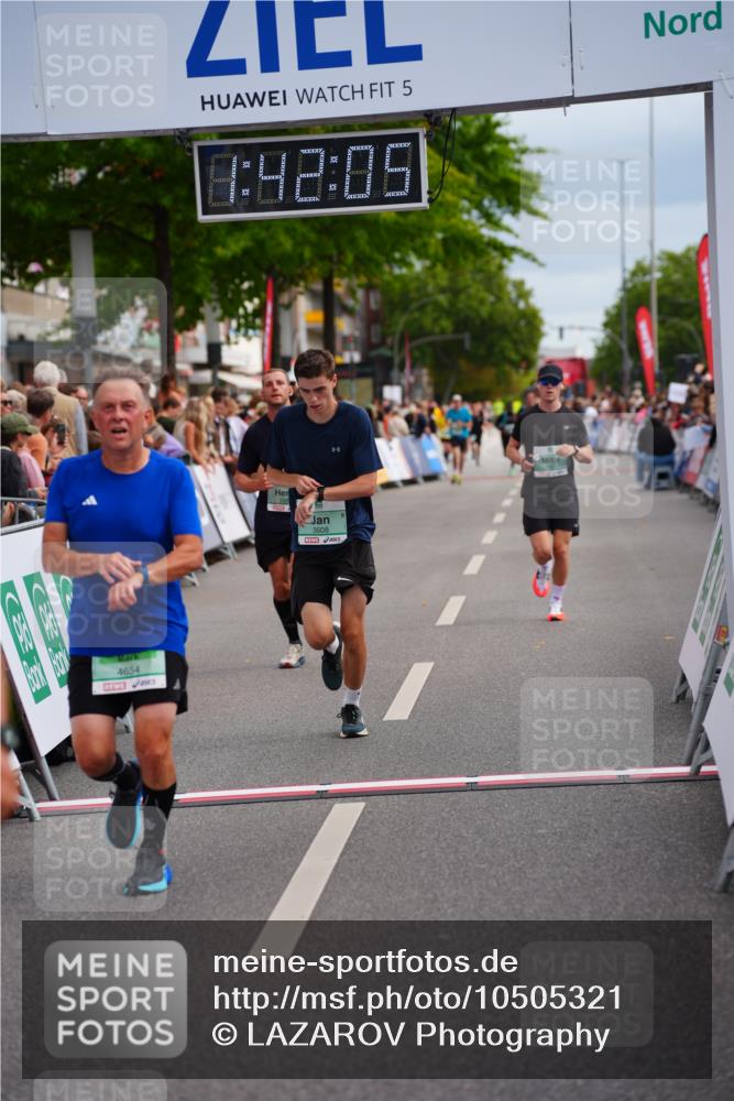 20.09.2026 - PSD Bank Halbmarathon LAZAROV Photography http://msf.ph/oto/10505321 20.09.2026 11:42:05 Ziel 1852, 2069, 2267, 2981, 3608, 4654 meine-sportfotos.de