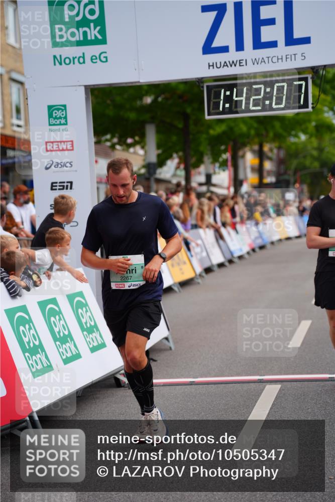 20.09.2026 - PSD Bank Halbmarathon LAZAROV Photography http://msf.ph/oto/10505347 20.09.2026 11:42:07 Ziel 1852, 2069, 2267, 2981, 3608, 4654 meine-sportfotos.de