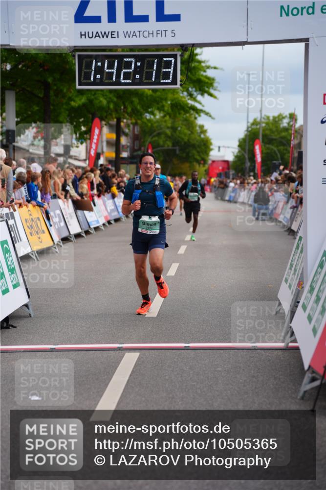 20.09.2026 - PSD Bank Halbmarathon LAZAROV Photography http://msf.ph/oto/10505365 20.09.2026 11:42:12 Ziel 2179, 2267, 2981, 3608, 4654 meine-sportfotos.de