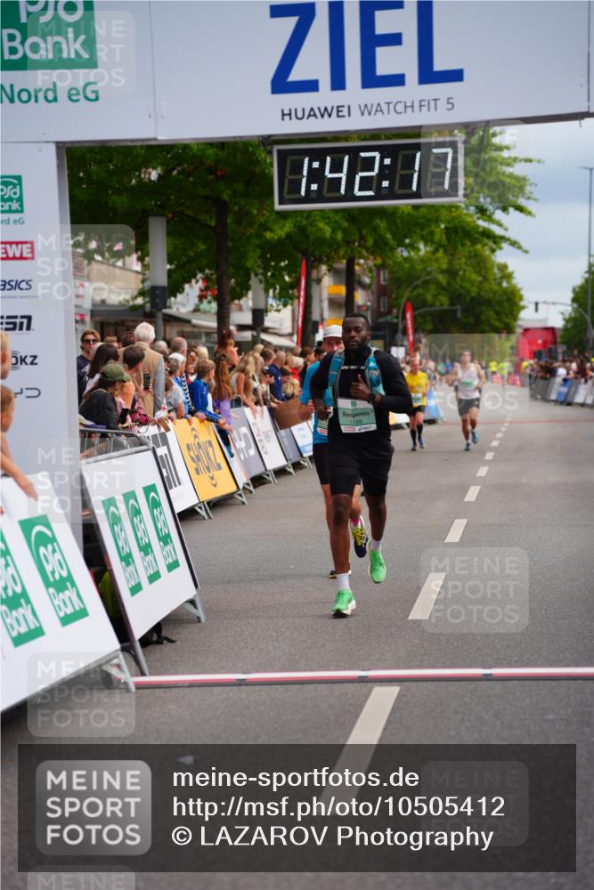 20.09.2026 - PSD Bank Halbmarathon LAZAROV Photography http://msf.ph/oto/10505412 20.09.2026 11:42:16 Ziel 1188, 1879, 2179, 2633 meine-sportfotos.de