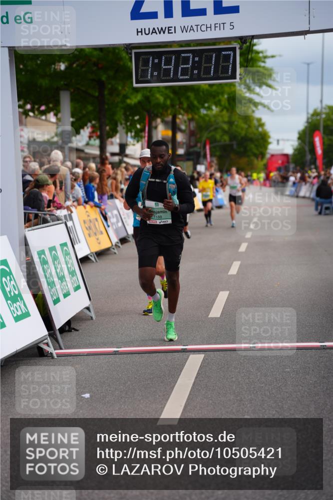20.09.2026 - PSD Bank Halbmarathon LAZAROV Photography http://msf.ph/oto/10505421 20.09.2026 11:42:17 Ziel 1188, 1879, 2179, 2633 meine-sportfotos.de