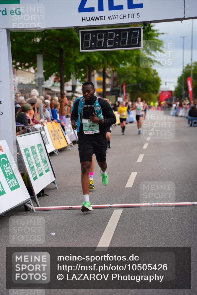 20.09.2026 - PSD Bank Halbmarathon LAZAROV Photography http://msf.ph/oto/10505426 20.09.2026 11:42:17 Ziel 1188, 1879, 2179, 2633 meine-sportfotos.de