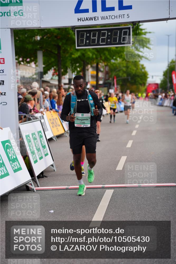 20.09.2026 - PSD Bank Halbmarathon LAZAROV Photography http://msf.ph/oto/10505430 20.09.2026 11:42:17 Ziel 1188, 1879, 2179, 2633 meine-sportfotos.de