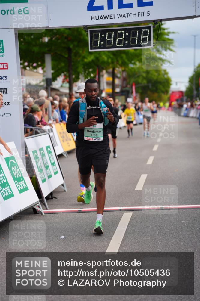 20.09.2026 - PSD Bank Halbmarathon LAZAROV Photography http://msf.ph/oto/10505436 20.09.2026 11:42:17 Ziel 1188, 1879, 2179, 2633 meine-sportfotos.de