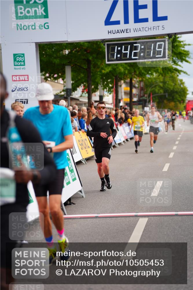 20.09.2026 - PSD Bank Halbmarathon LAZAROV Photography http://msf.ph/oto/10505453 20.09.2026 11:42:19 Ziel 1188, 1879, 2179, 2256, 2633, 4653 meine-sportfotos.de