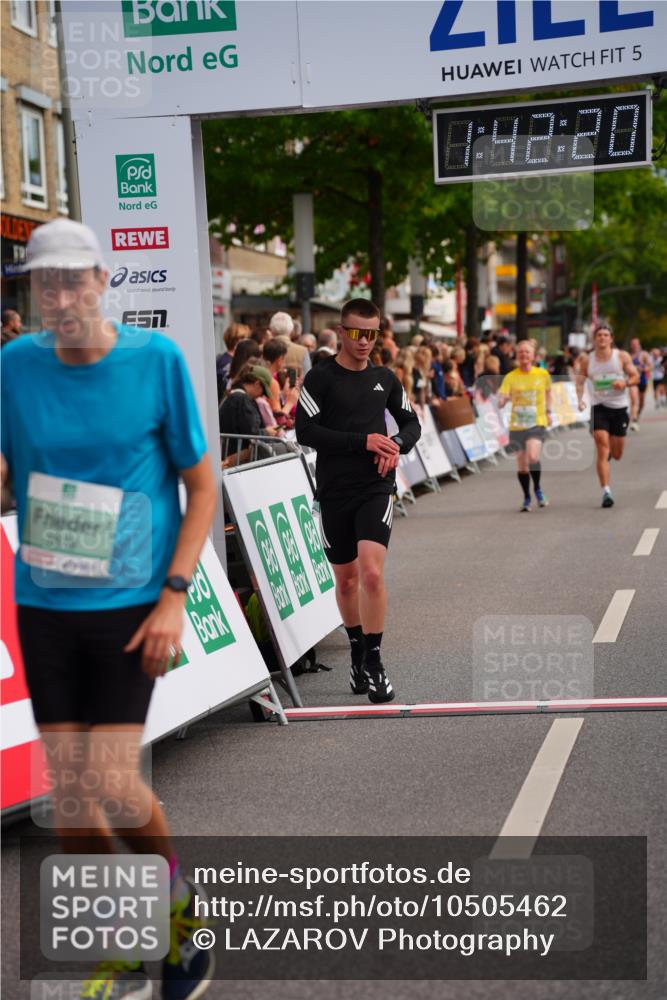 20.09.2026 - PSD Bank Halbmarathon LAZAROV Photography http://msf.ph/oto/10505462 20.09.2026 11:42:20 Ziel 1188, 1879, 2179, 2256, 2633, 4653 meine-sportfotos.de