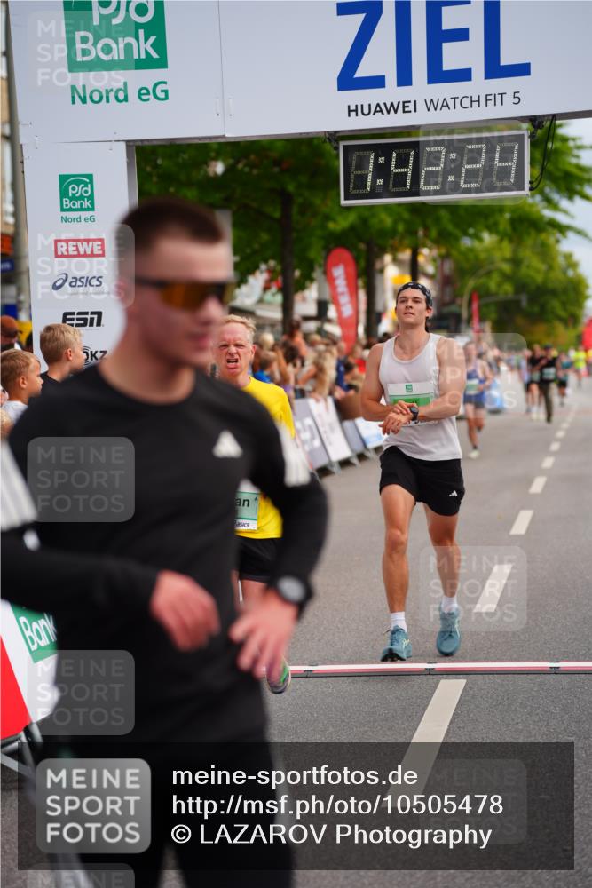 20.09.2026 - PSD Bank Halbmarathon LAZAROV Photography http://msf.ph/oto/10505478 20.09.2026 11:42:23 Ziel 1188, 1879, 2256, 2633, 4653 meine-sportfotos.de