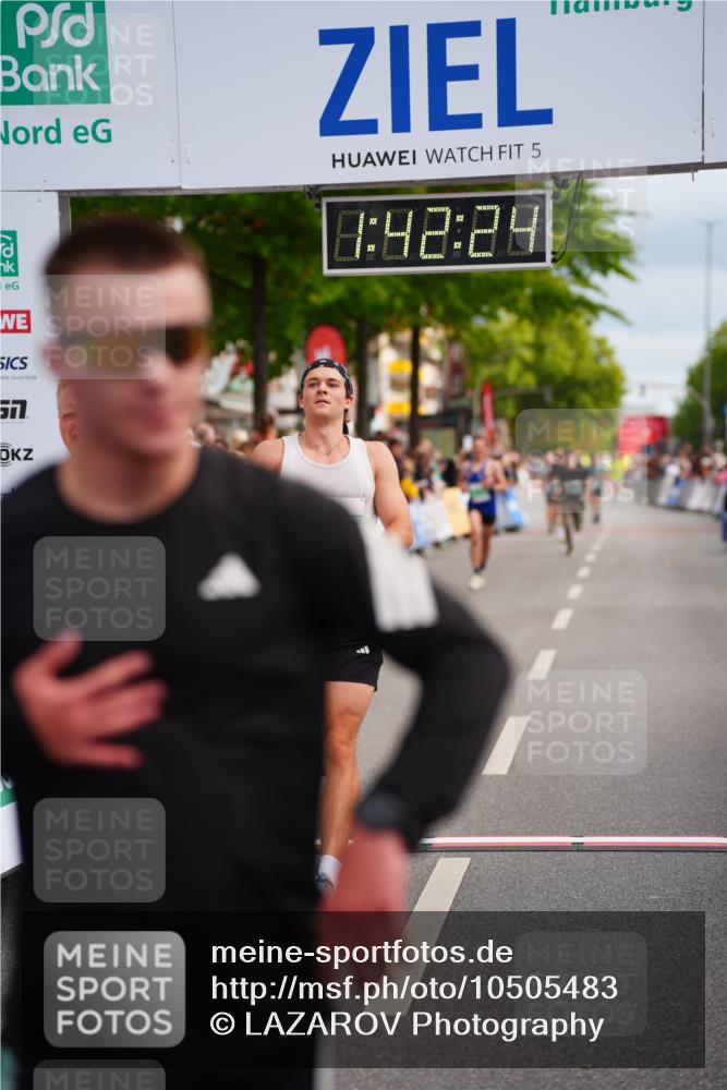 20.09.2026 - PSD Bank Halbmarathon LAZAROV Photography http://msf.ph/oto/10505483 20.09.2026 11:42:24 Ziel 1188, 1879, 2256, 2633, 4653 meine-sportfotos.de