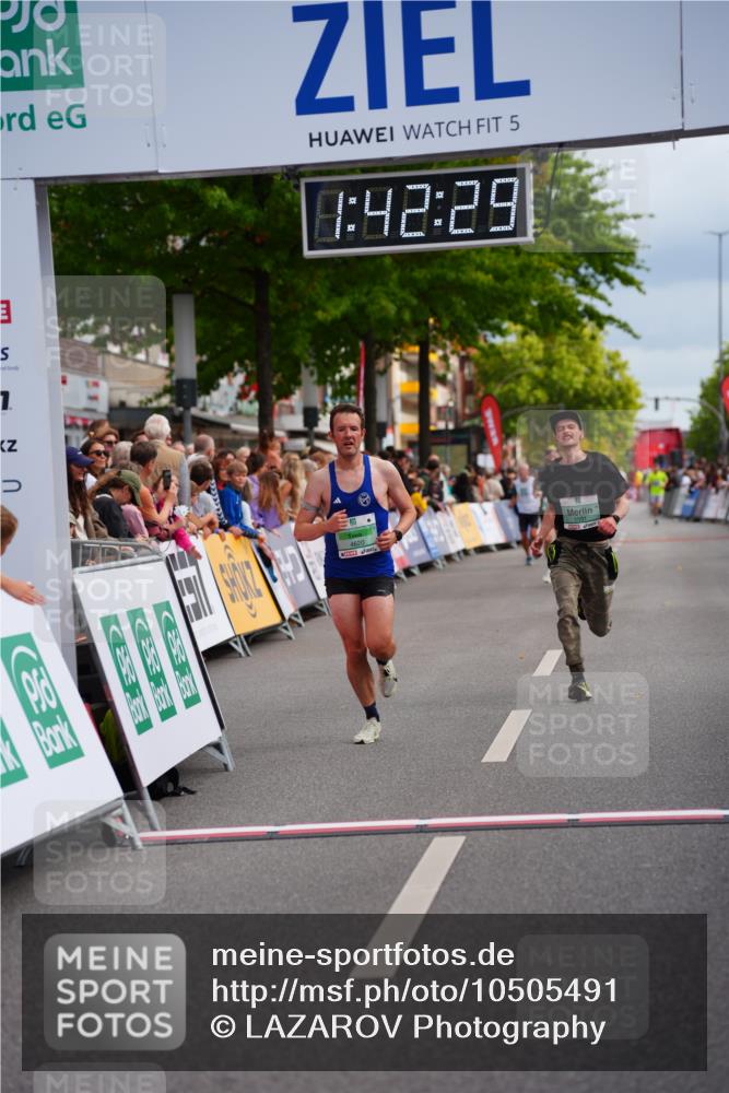 20.09.2026 - PSD Bank Halbmarathon LAZAROV Photography http://msf.ph/oto/10505491 20.09.2026 11:42:28 Ziel 1591, 2256, 2633, 4620, 4653 meine-sportfotos.de