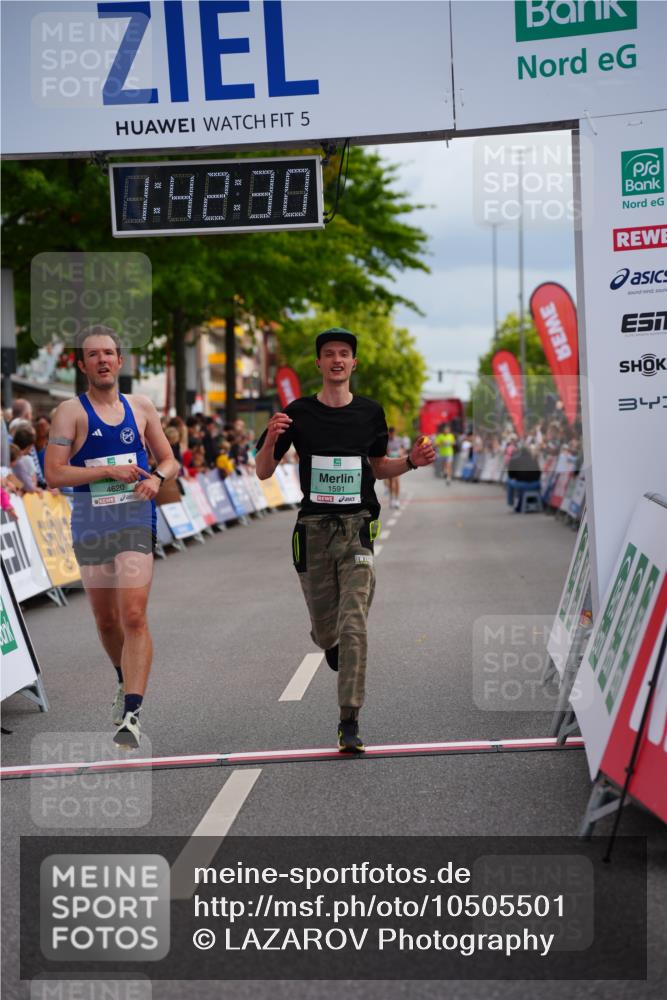 20.09.2026 - PSD Bank Halbmarathon LAZAROV Photography http://msf.ph/oto/10505501 20.09.2026 11:42:29 Ziel 1591, 2256, 4620, 4653 meine-sportfotos.de