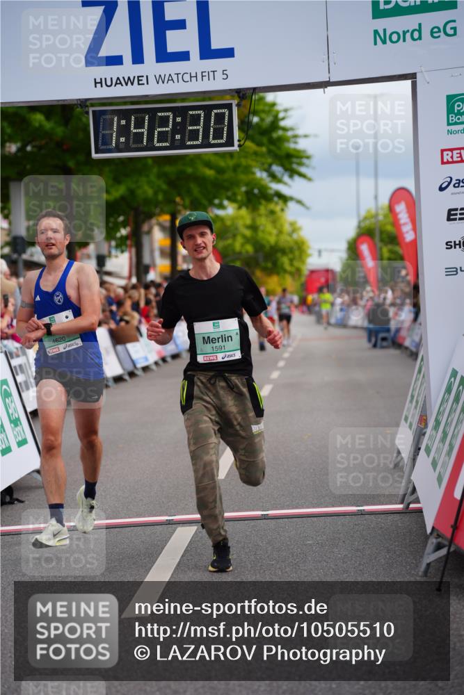 20.09.2026 - PSD Bank Halbmarathon LAZAROV Photography http://msf.ph/oto/10505510 20.09.2026 11:42:29 Ziel 1591, 2256, 4620, 4653 meine-sportfotos.de