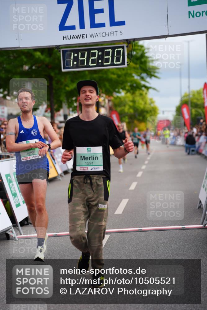 20.09.2026 - PSD Bank Halbmarathon LAZAROV Photography http://msf.ph/oto/10505521 20.09.2026 11:42:30 Ziel 1591, 2256, 4620, 4653 meine-sportfotos.de