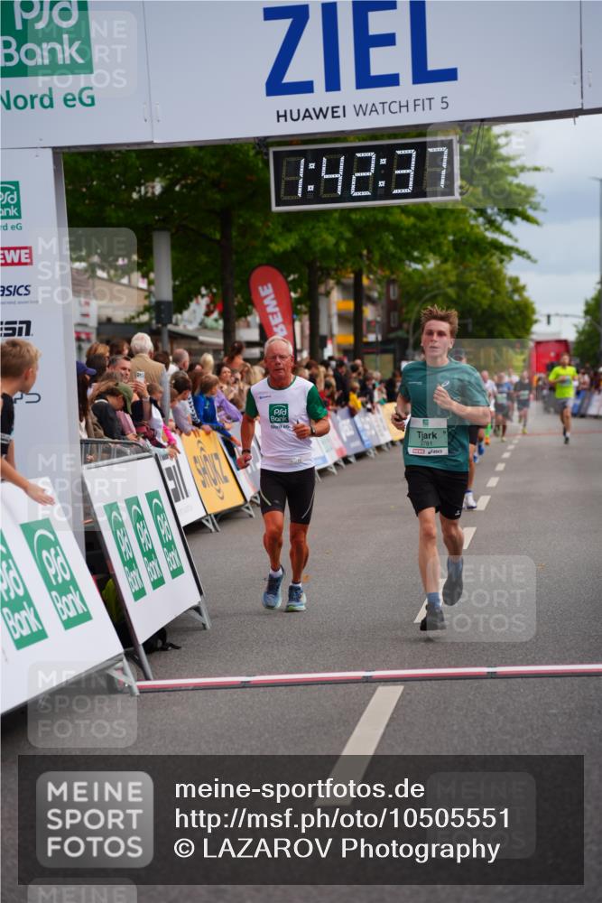 20.09.2026 - PSD Bank Halbmarathon LAZAROV Photography http://msf.ph/oto/10505551 20.09.2026 11:42:37 Ziel 1336, 1591, 2781, 4251, 4288, 4620 meine-sportfotos.de