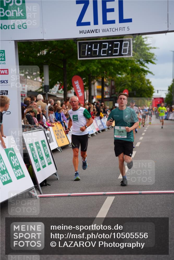 20.09.2026 - PSD Bank Halbmarathon LAZAROV Photography http://msf.ph/oto/10505556 20.09.2026 11:42:37 Ziel 1336, 1591, 2781, 4251, 4288, 4620 meine-sportfotos.de