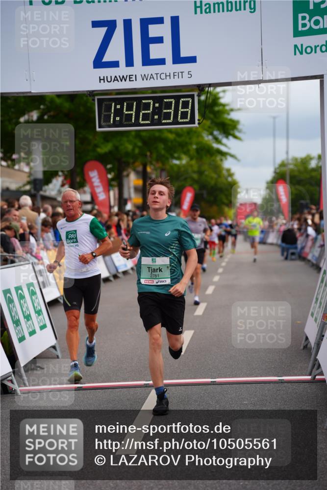 20.09.2026 - PSD Bank Halbmarathon LAZAROV Photography http://msf.ph/oto/10505561 20.09.2026 11:42:38 Ziel 1336, 2781, 4251, 4288 meine-sportfotos.de