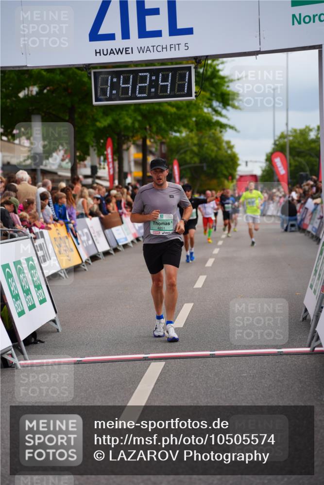 20.09.2026 - PSD Bank Halbmarathon LAZAROV Photography http://msf.ph/oto/10505574 20.09.2026 11:42:40 Ziel 1336, 2781, 4251, 4288, 4760 meine-sportfotos.de