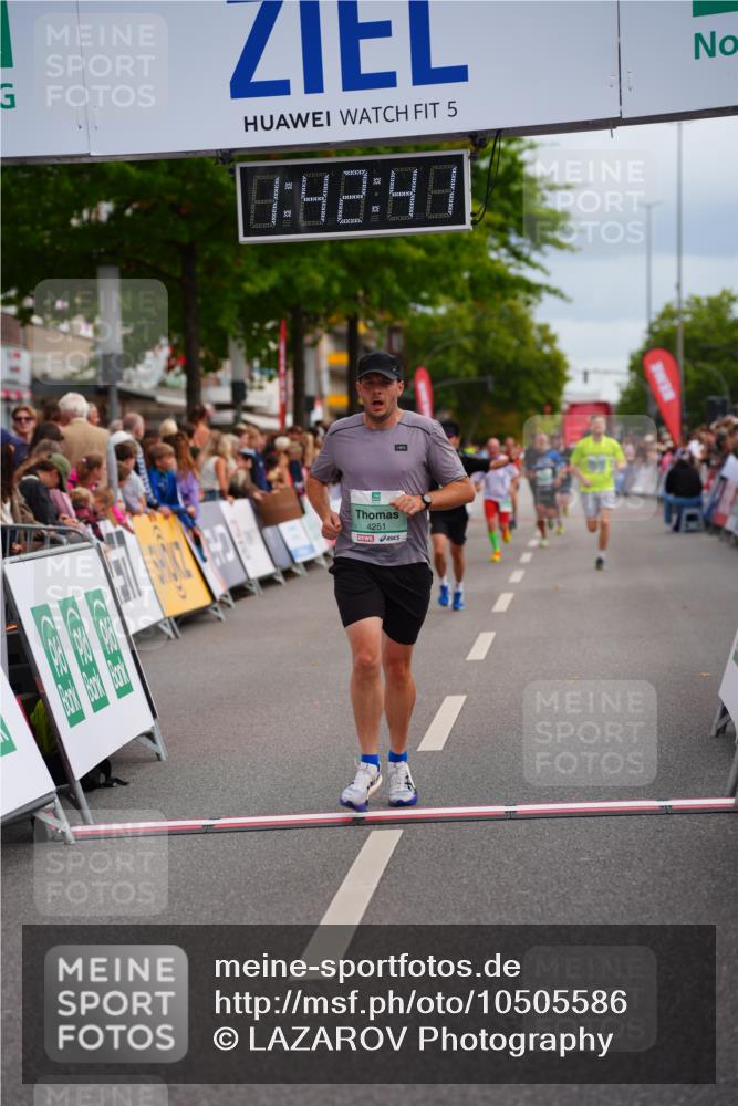 20.09.2026 - PSD Bank Halbmarathon LAZAROV Photography http://msf.ph/oto/10505586 20.09.2026 11:42:41 Ziel 1336, 2781, 4251, 4288, 4760 meine-sportfotos.de