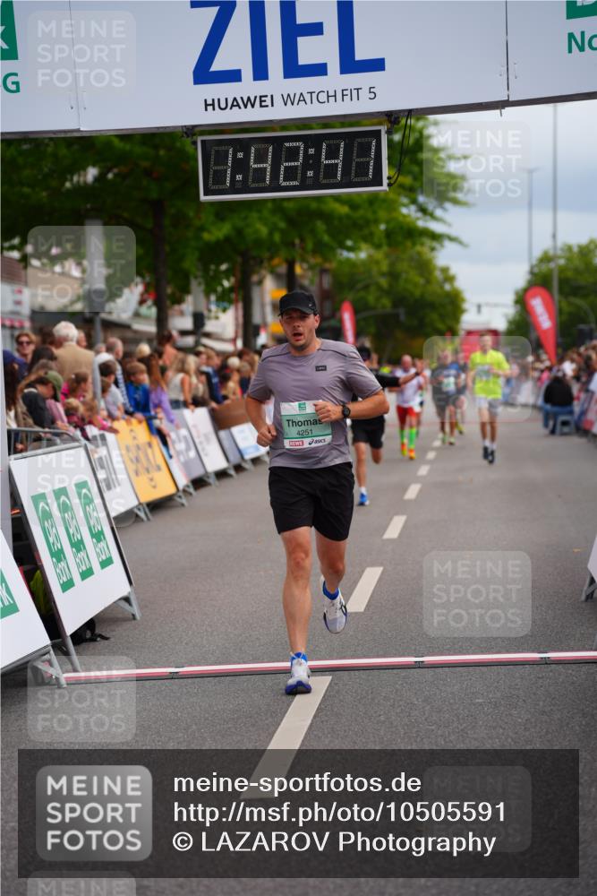 20.09.2026 - PSD Bank Halbmarathon LAZAROV Photography http://msf.ph/oto/10505591 20.09.2026 11:42:41 Ziel 1336, 2781, 4251, 4288, 4760 meine-sportfotos.de