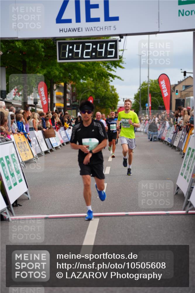 20.09.2026 - PSD Bank Halbmarathon LAZAROV Photography http://msf.ph/oto/10505608 20.09.2026 11:42:44 Ziel 2781, 3892, 4251, 4288, 4385, 4760 meine-sportfotos.de