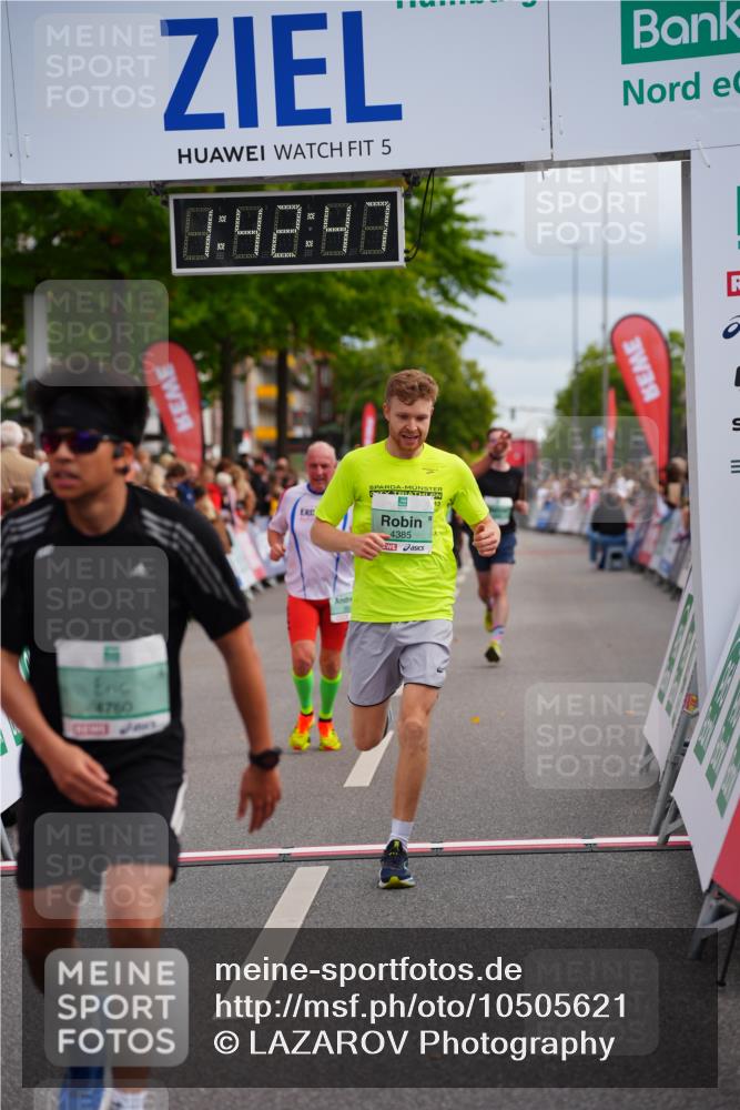 20.09.2026 - PSD Bank Halbmarathon LAZAROV Photography http://msf.ph/oto/10505621 20.09.2026 11:42:46 Ziel 1258, 1888, 2781, 3892, 4251, 4288, 4385, 4760 meine-sportfotos.de