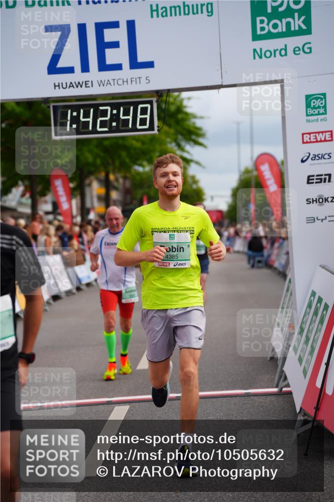 20.09.2026 - PSD Bank Halbmarathon LAZAROV Photography http://msf.ph/oto/10505632 20.09.2026 11:42:47 Ziel 1258, 1888, 3892, 4251, 4385, 4634, 4760 meine-sportfotos.de
