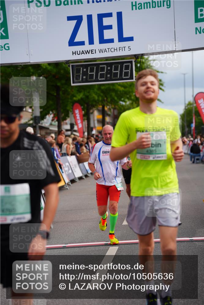 20.09.2026 - PSD Bank Halbmarathon LAZAROV Photography http://msf.ph/oto/10505636 20.09.2026 11:42:48 Ziel 1258, 1888, 2241, 3892, 4251, 4385, 4634, 4760 meine-sportfotos.de