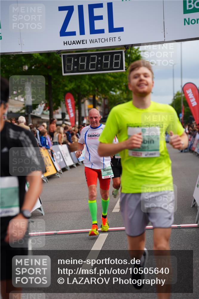 20.09.2026 - PSD Bank Halbmarathon LAZAROV Photography http://msf.ph/oto/10505640 20.09.2026 11:42:48 Ziel 1258, 1888, 2241, 3892, 4251, 4385, 4634, 4760 meine-sportfotos.de