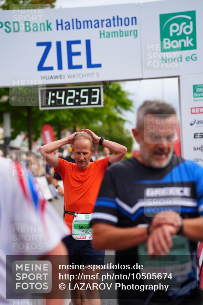 20.09.2026 - PSD Bank Halbmarathon LAZAROV Photography http://msf.ph/oto/10505674 20.09.2026 11:42:52 Ziel 1258, 1888, 2241, 3892, 4008, 4294, 4385, 4541, 4634, 4760 meine-sportfotos.de