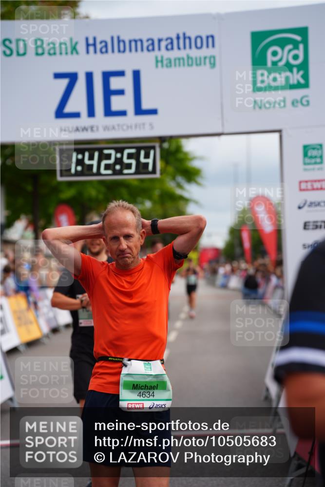 20.09.2026 - PSD Bank Halbmarathon LAZAROV Photography http://msf.ph/oto/10505683 20.09.2026 11:42:53 Ziel 1258, 1888, 2241, 3892, 4008, 4294, 4385, 4541, 4634 meine-sportfotos.de