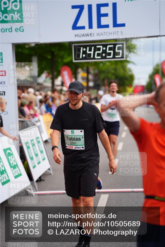 20.09.2026 - PSD Bank Halbmarathon LAZAROV Photography http://msf.ph/oto/10505689 20.09.2026 11:42:55 Ziel 1258, 1888, 2241, 3892, 4008, 4294, 4541, 4634 meine-sportfotos.de