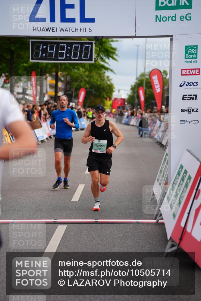 20.09.2026 - PSD Bank Halbmarathon LAZAROV Photography http://msf.ph/oto/10505714 20.09.2026 11:42:59 Ziel 1156, 1960, 2241, 4008, 4294, 4541, 4634 meine-sportfotos.de