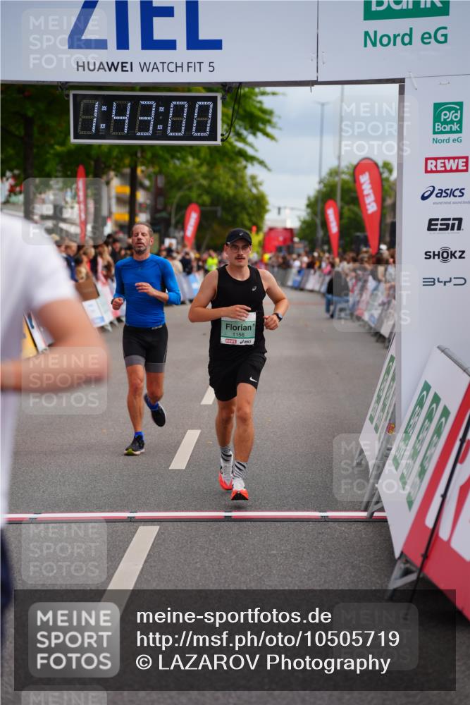 20.09.2026 - PSD Bank Halbmarathon LAZAROV Photography http://msf.ph/oto/10505719 20.09.2026 11:42:59 Ziel 1156, 1960, 2241, 4008, 4294, 4541, 4634 meine-sportfotos.de
