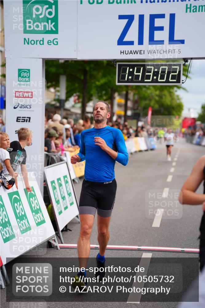 20.09.2026 - PSD Bank Halbmarathon LAZAROV Photography http://msf.ph/oto/10505732 20.09.2026 11:43:01 Ziel 1156, 1960, 4008, 4294, 4541 meine-sportfotos.de
