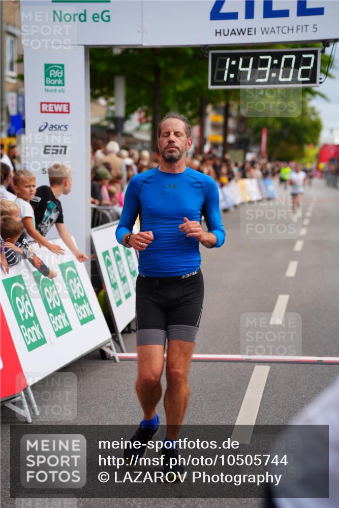 20.09.2026 - PSD Bank Halbmarathon LAZAROV Photography http://msf.ph/oto/10505744 20.09.2026 11:43:02 Ziel 1156, 1960, 4008, 4294, 4541 meine-sportfotos.de
