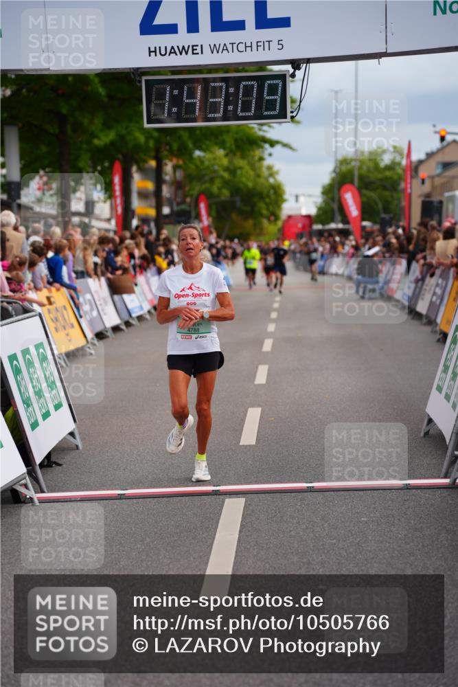 20.09.2026 - PSD Bank Halbmarathon LAZAROV Photography http://msf.ph/oto/10505766 20.09.2026 11:43:09 Ziel 1960, 4788 meine-sportfotos.de