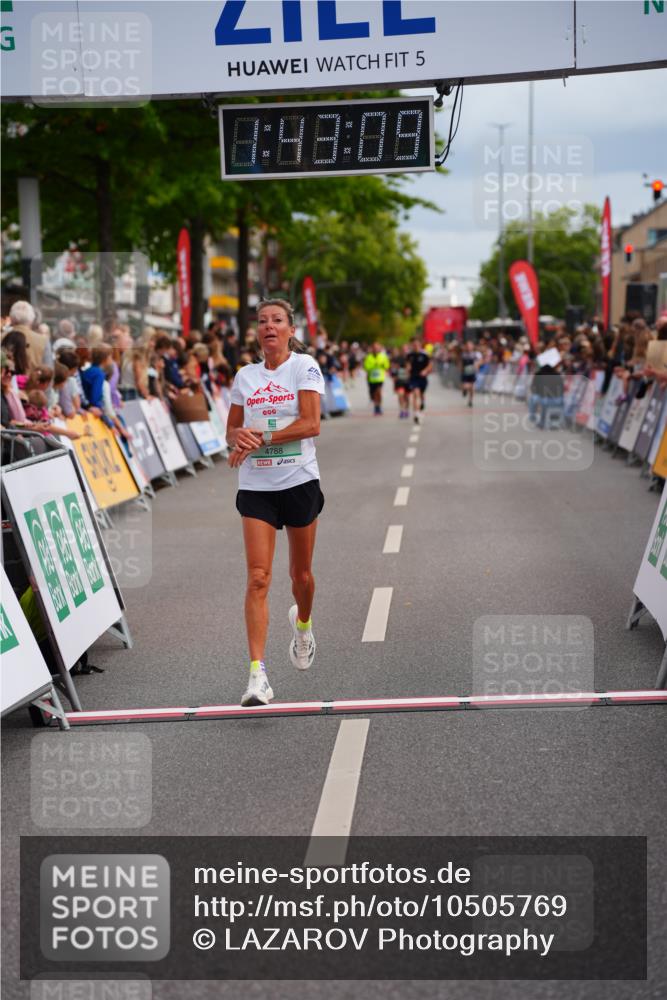 20.09.2026 - PSD Bank Halbmarathon LAZAROV Photography http://msf.ph/oto/10505769 20.09.2026 11:43:09 Ziel 1960, 4788 meine-sportfotos.de
