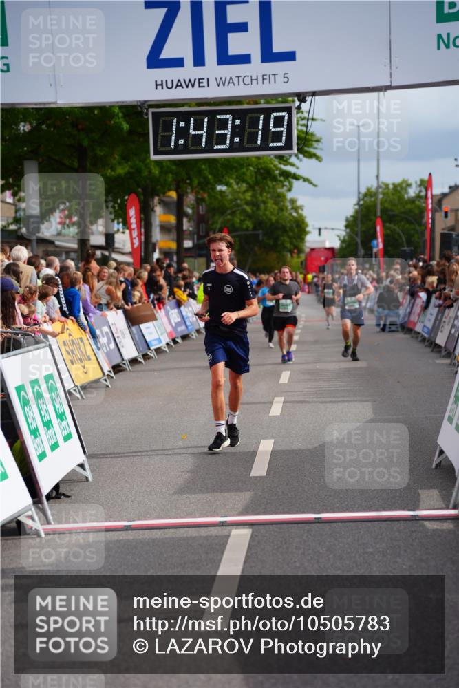 20.09.2026 - PSD Bank Halbmarathon LAZAROV Photography http://msf.ph/oto/10505783 20.09.2026 11:43:18 Ziel 4532 meine-sportfotos.de