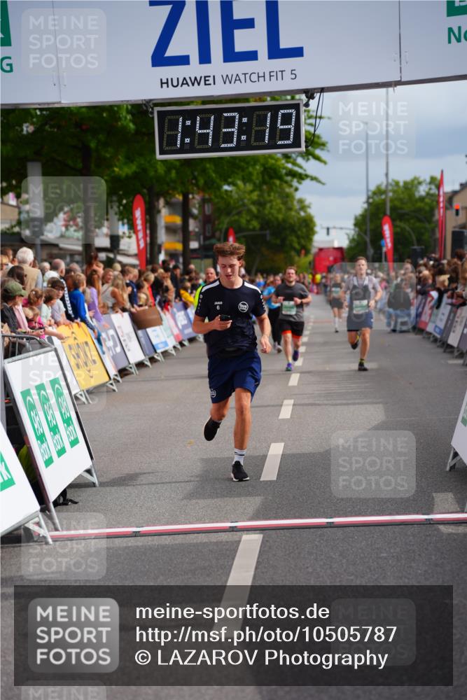 20.09.2026 - PSD Bank Halbmarathon LAZAROV Photography http://msf.ph/oto/10505787 20.09.2026 11:43:19 Ziel 1492, 4532 meine-sportfotos.de