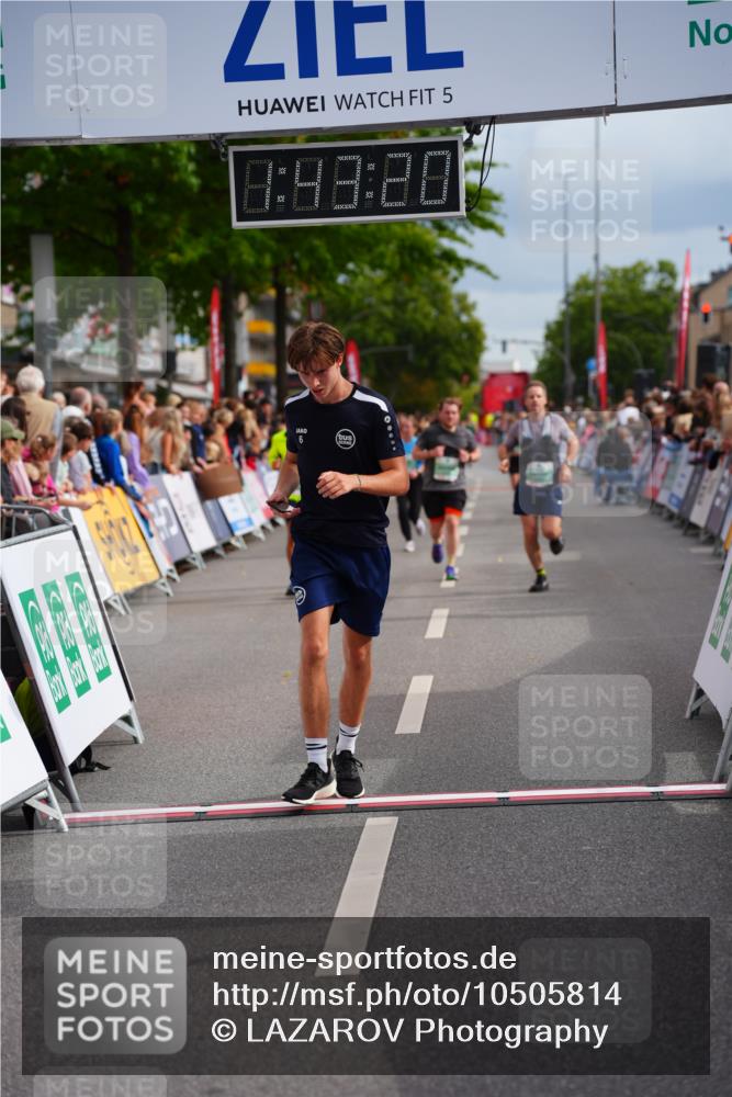 20.09.2026 - PSD Bank Halbmarathon LAZAROV Photography http://msf.ph/oto/10505814 20.09.2026 11:43:20 Ziel 1492, 2245, 4532 meine-sportfotos.de