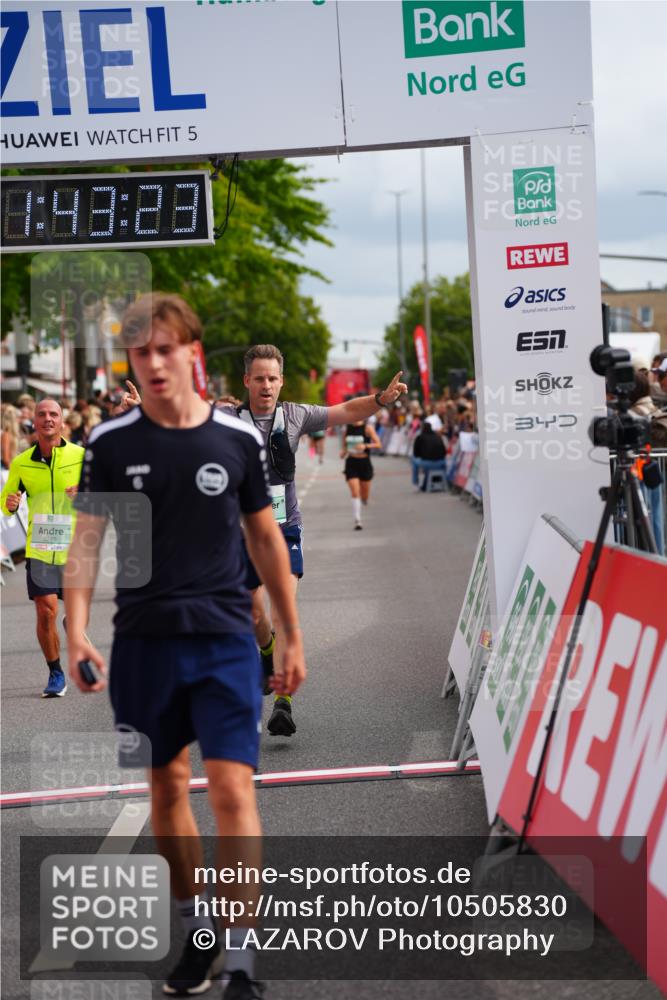 20.09.2026 - PSD Bank Halbmarathon LAZAROV Photography http://msf.ph/oto/10505830 20.09.2026 11:43:22 Ziel 1492, 2245, 2642, 2729, 3285, 4532 meine-sportfotos.de
